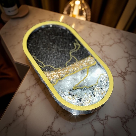 Gold Resin Tray – Handmade Vanity & Jewelry Dish - Picture 3 of 9